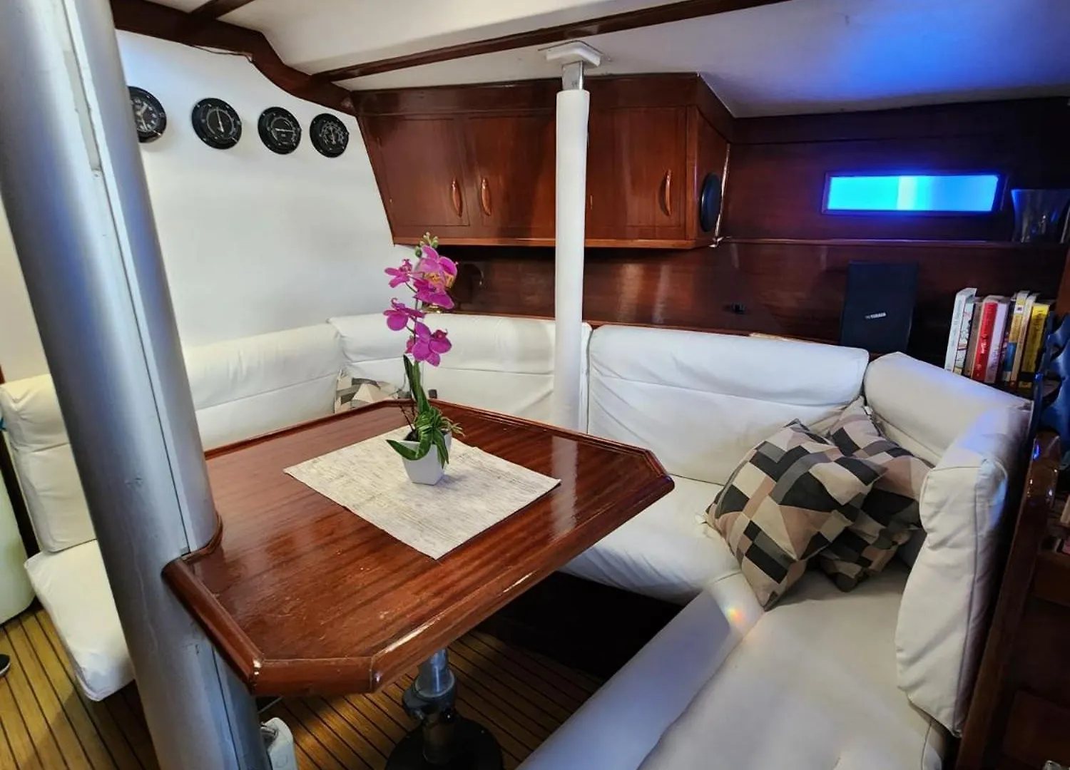 ברצלונה Sailboat Home ספינת מלון